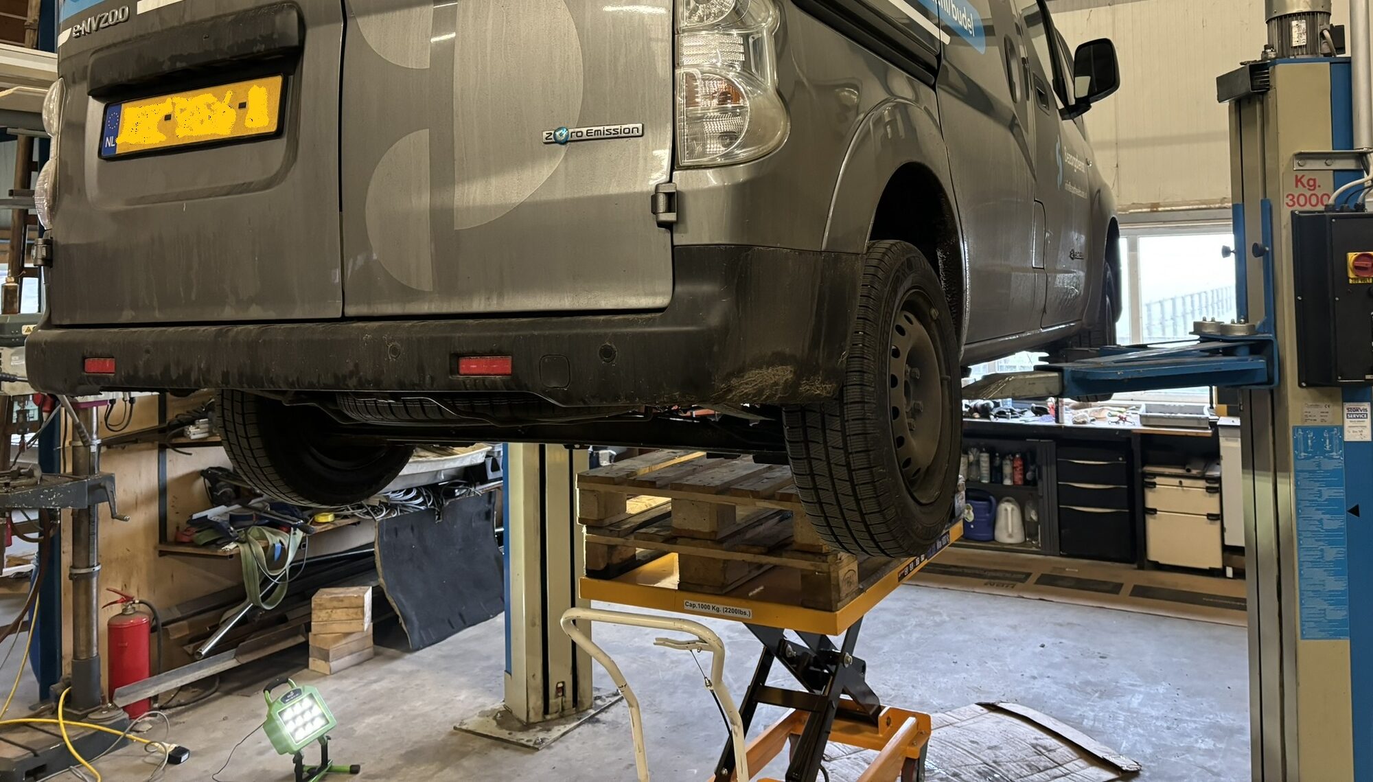 e nv200 accu vervangen
